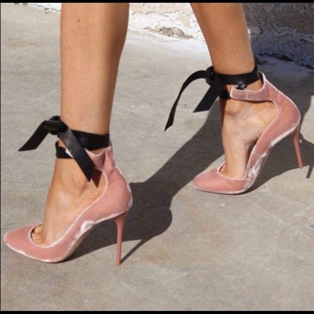 Ballet Pink Velvet Jimmy Choo Rosana pumps 38.5